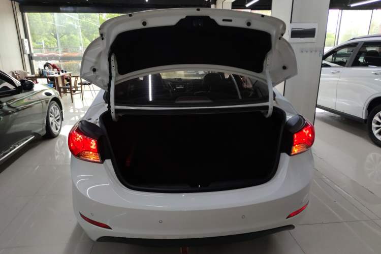 Used Hyundai Elantra (5th Generation / Langdong) 2015 1.6L Automatic Leading Model Trunk