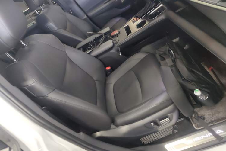 Used Toyota SIENNA 2024 2.5L Hybrid Four-Wheel Drive Prestige Edition
