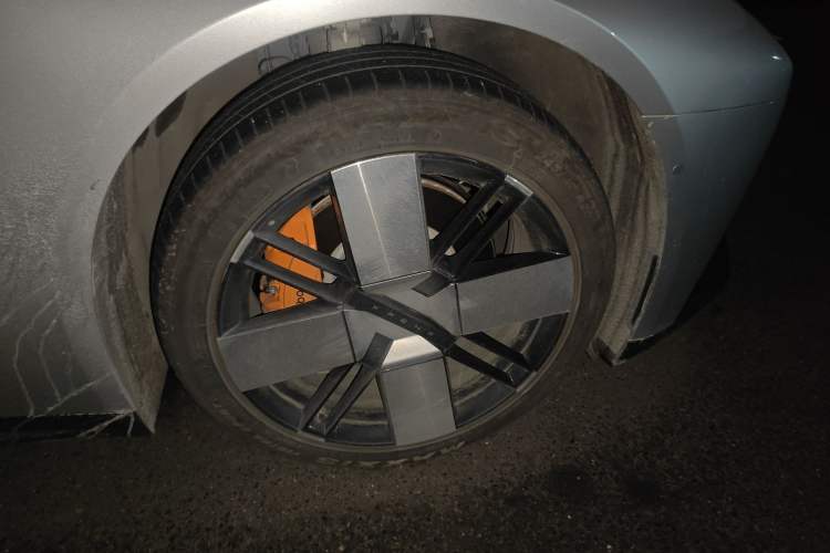 Used XPeng P7 2025 Model—702 Long Range Ultra Right Front Wheel Hub