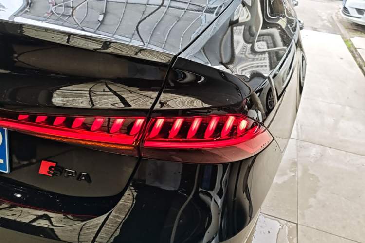 Used Audi A7L 2024 45TFSI S-line Dream-Building Edition Flow Crystal Package
