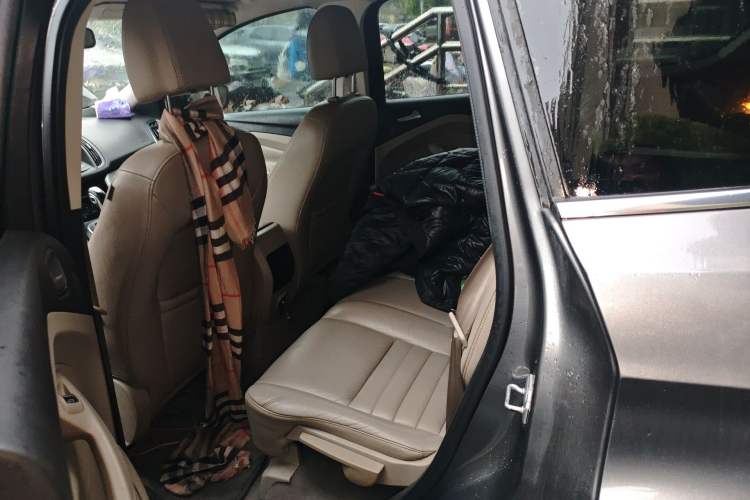 Used Ford Kuga 2013 2.0L GTDi Four-Wheel-Drive Elite Model Left Rear Seat