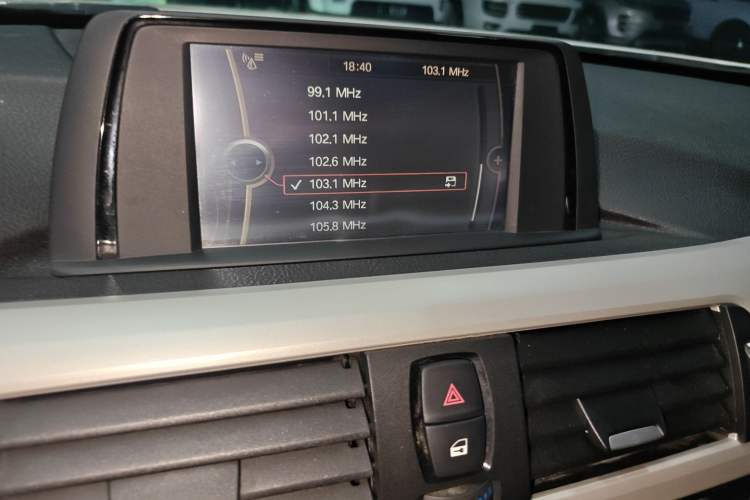 Used BMW 3 Series 2014 320Li Fashion Model Audio And AC Panel