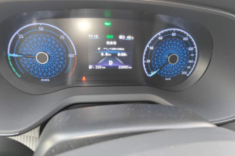 Used Hongqi E-QM5 2022 431 km Charge & Enjoy Edition Odometer Close Up