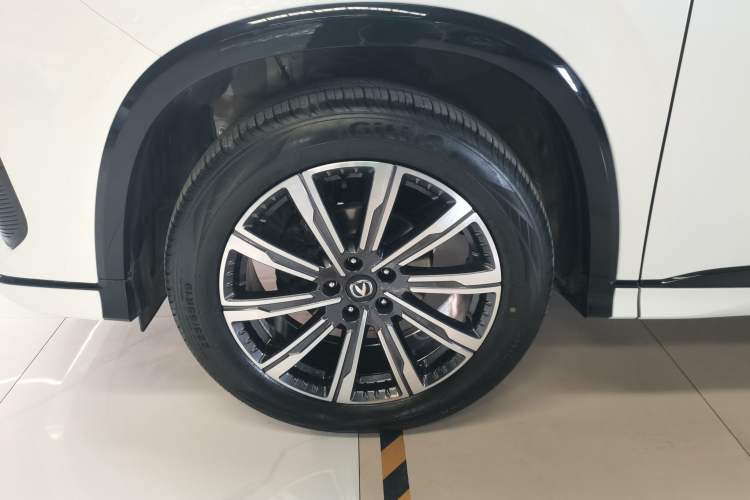 Used Changan CS75 PLUS 2024 3rd Generation Champion Edition 1.5T Intelligent Drive Dynamic Model