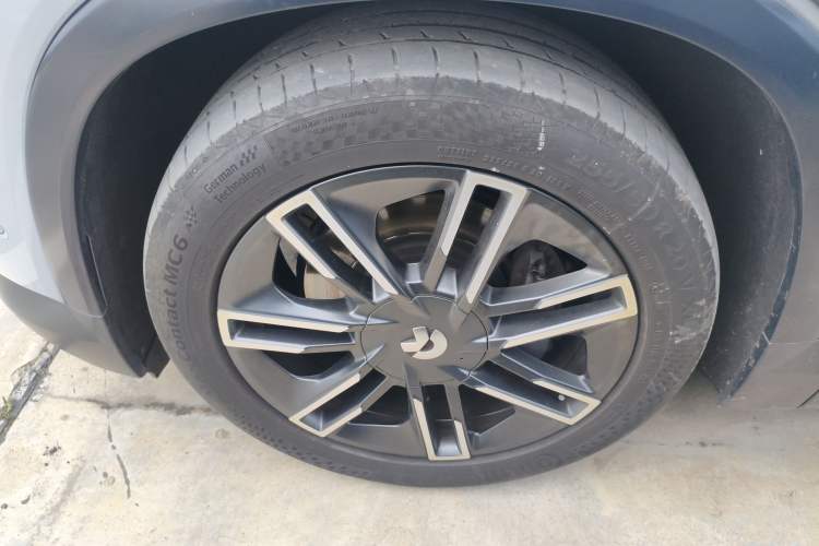Used Nio EC6 2020 615 km Performance Edition Left Front Wheel Hub