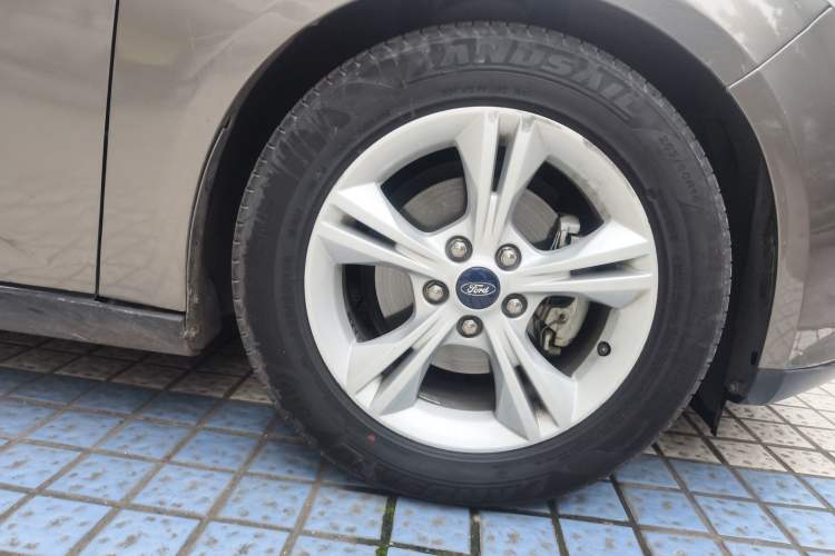 Used Ford Focus 2012 Sedan 1.6L Automatic Fashion Edition
