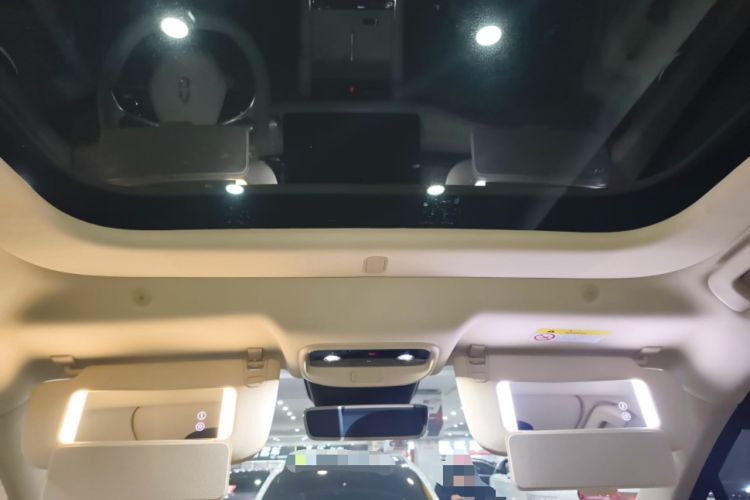 Used Hima AITO M5 2025 Extended-Range Ultra All-Wheel-Drive Version Headliner