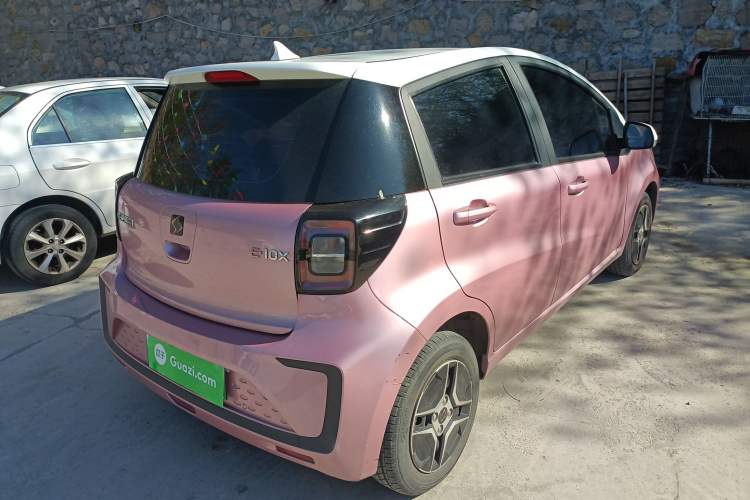 Used SOL E10X 2022 Flower Fairy Design Four-Leaf Clover Rear Right 45 Deg