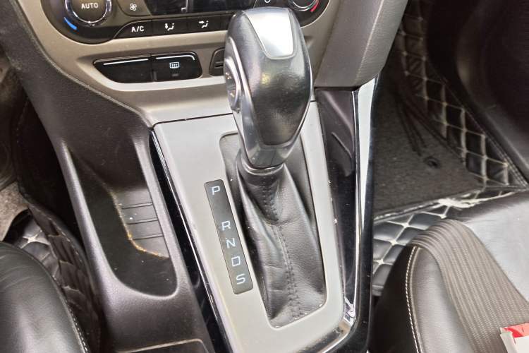 Used Ford Focus 2012 Hatchback 1.6L Automatic Fashion Edition
