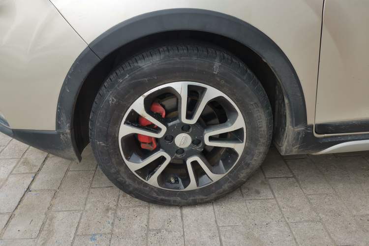 Used Geely Auto Vision X3 2017 1.5L Automatic Luxury Model Left Front Wheel Hub