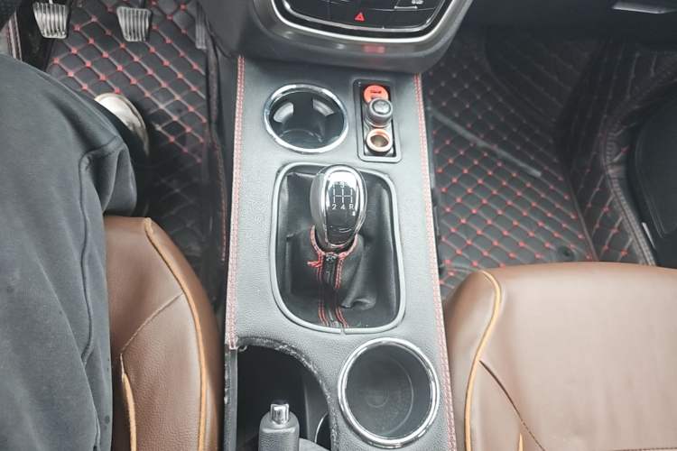 Used CHANGAN CS35 2017 1.6L Manual Luxury Model Gear Lever