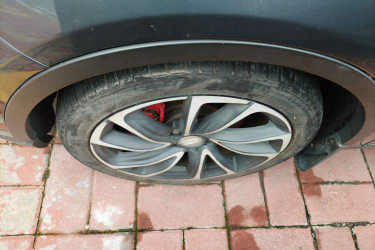 Used Geely Auto Emgrand GS 2017 Sport Edition 1.3T Automatic Smart Connectivity Model Left Front Wheel Hub