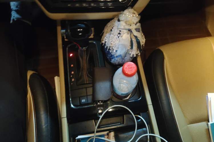 Used Kia Carnival 2015 2.2T Luxury Edition China IV Gear Lever