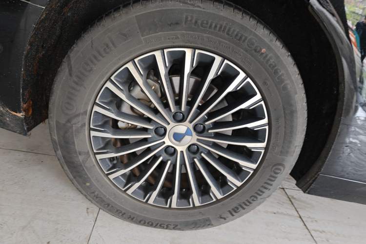 Used Denza D9 2025 DM-i Intelligent Drive 1020 Four-Wheel Drive Prestige Model