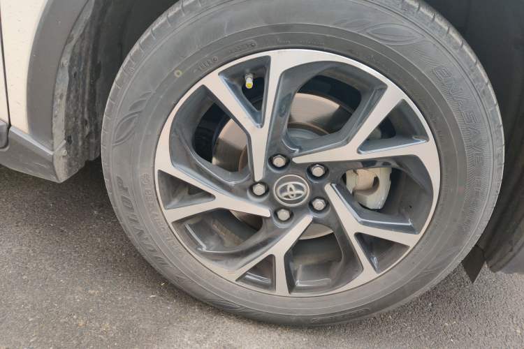 Used Toyota C-HR 2018 2.0L Luxury Sunroof Version China VI Standard