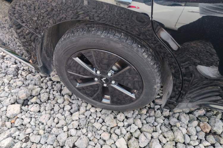 Used Wuling Xingguang 2023 70 Standard Edition Right Rear Wheel Hub