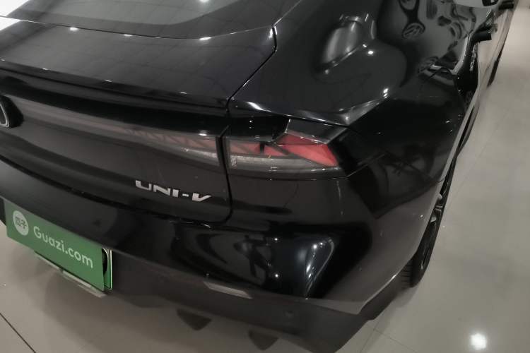 Used Changan UNI-V iDD 2024 Blue Whale Smart Electric iDD 136km Luxury Model