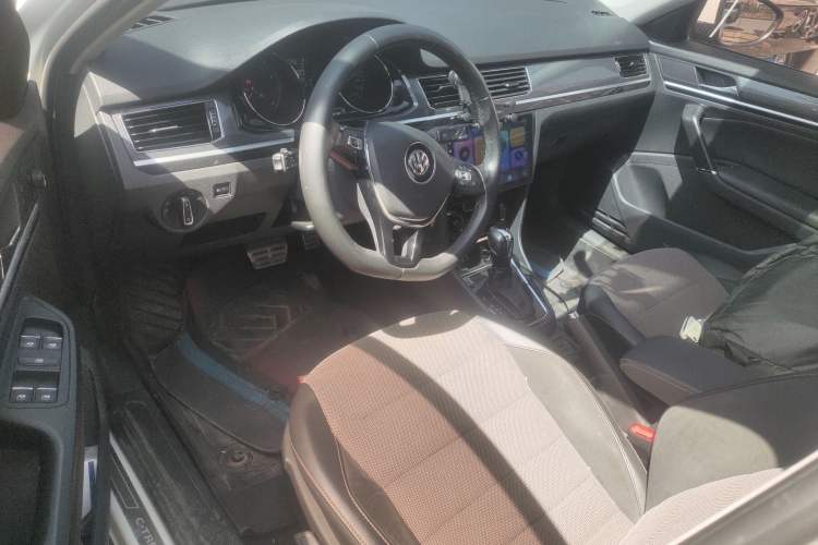 Used Volkswagen C-TREK 2018 1.5L Automatic Comfort Model Left Front Seat