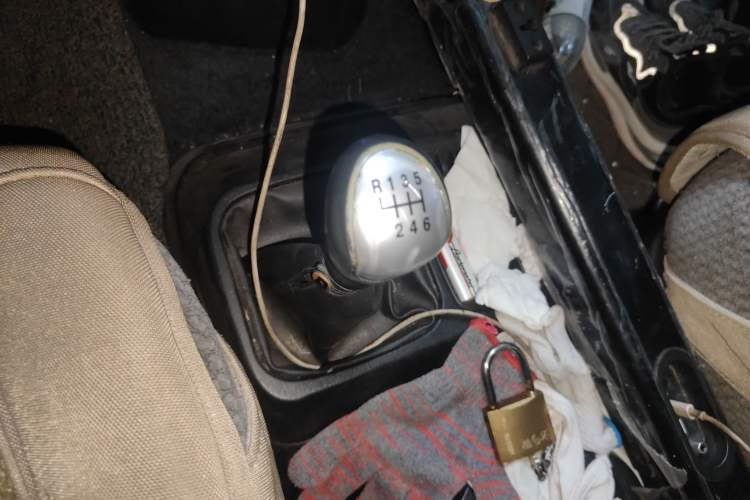 Used JAC Group Refine 2012 1.9T Shuttle Diesel Comfort Version HFC4DB1-2C
