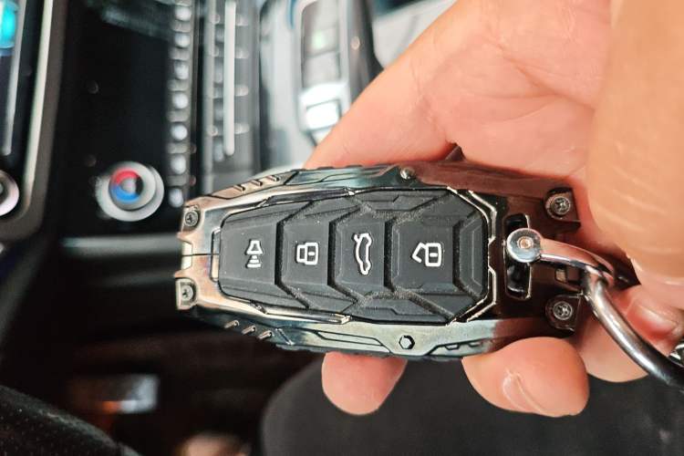 Used Haval H8 2017 2.0T Diesel 4x4 Smart Enjoyment Version
