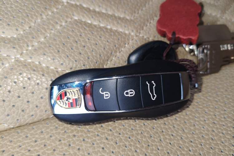 Used Porsche Cayenne 2016 Cayenne 3.0T Vehicle Key