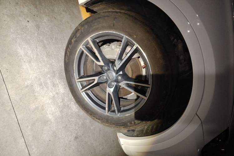 Used Audi Q5L 2018 45 TFSI Prestige Fashion Edition China VI Emission Standard Right Front Wheel Hub