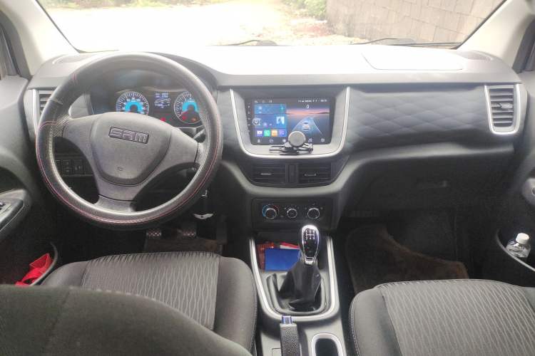 Used Jinbei Gold Hiace M Classic 2023 1.5L Engineering Lion Passenger Vehicle 5/6/7 Seats Center Console