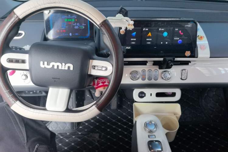 Used CHANGAN NEVO Lumin 2022 210km Sweet Edition Center Console