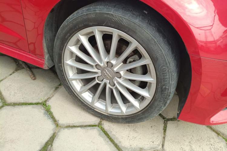 Used Audi A3 2018 30th Anniversary Edition Sportback 35 TFSI Fashion Model Right Front Wheel Hub