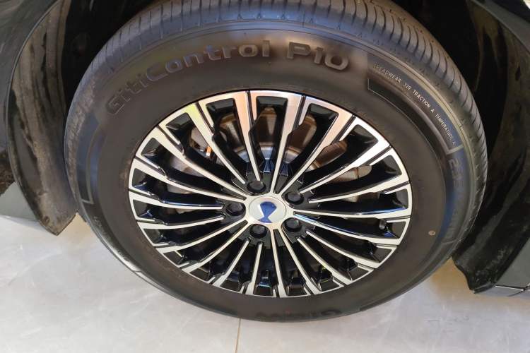 Used Denza D9 2022 DM-i 970 Four-Wheel Drive Flagship Model
