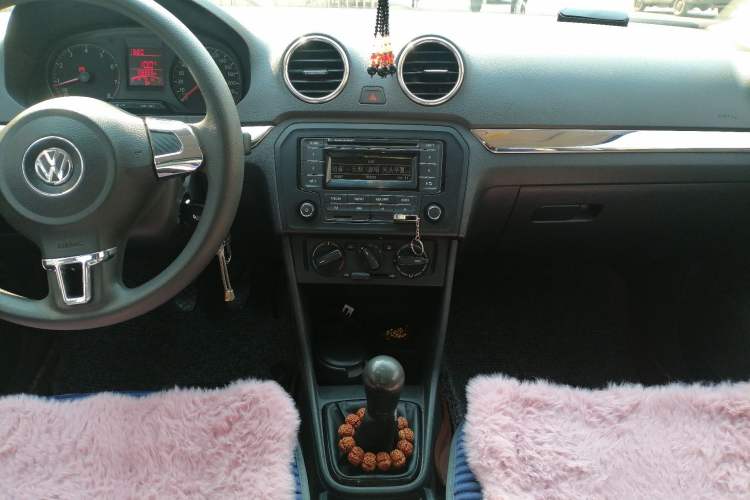 Used Volkswagen Jetta 2015 Value Edition 1.6L Manual Fashionable Style
