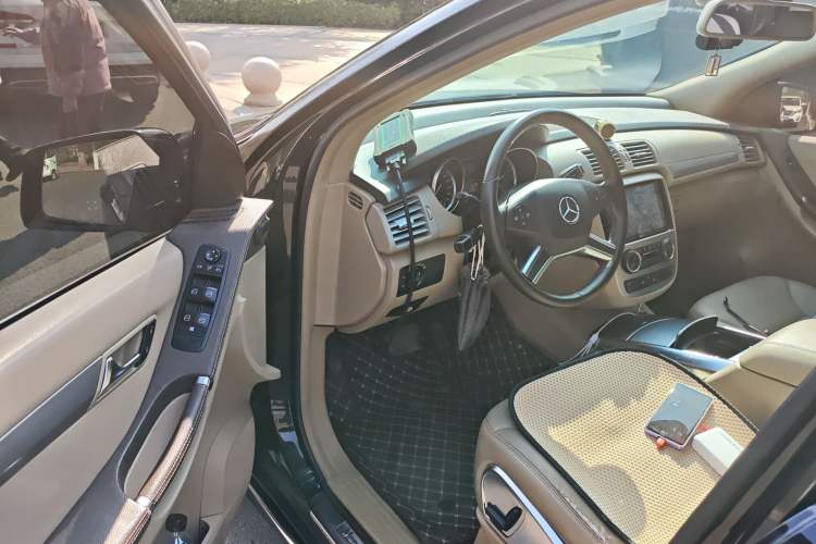 Used Mercedes-Benz R-Class 2011 R 300 L Business Model