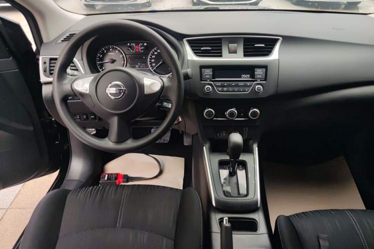 Used Nissan Sylphy 2022 Classic 1.6XE CVT Comfort Edition Audio And AC Panel