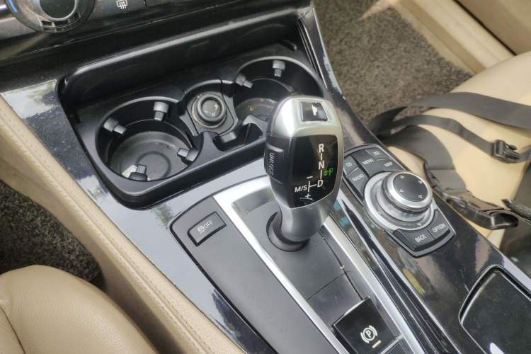 Used BMW 5 Series 2011 523Li Leading Model Gear Lever