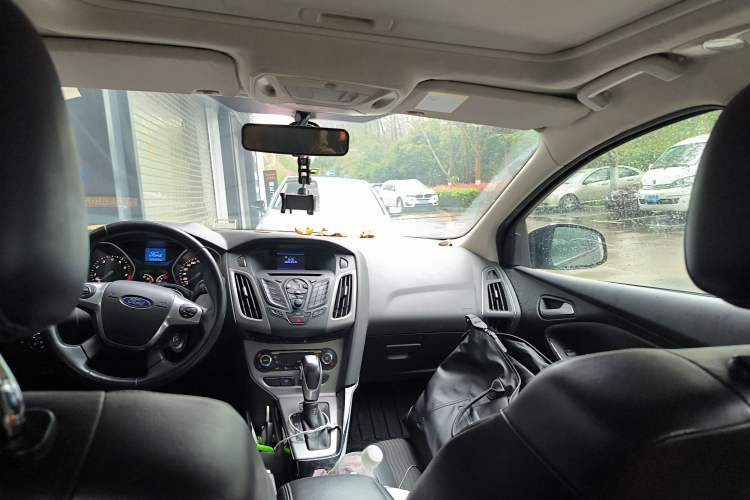 Used Ford Focus 2012 Sedan 1.6L Automatic Fashion Edition