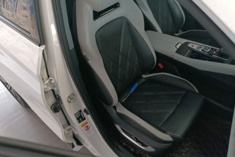 Used Changan CS75 PLUS 2023 3rd Generation 2.0T Automatic Prestige Version
