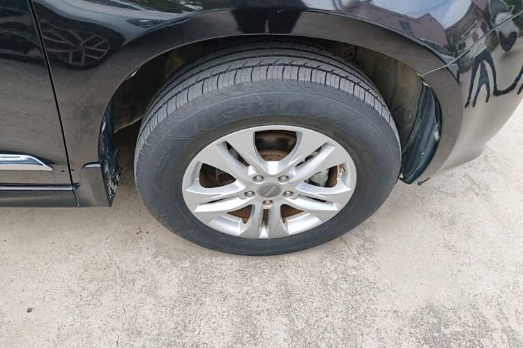 Used Haval H6 2015 Upgraded Model 1.5T Manual Two-Wheel Drive Elite Version Right Front Wheel Hub