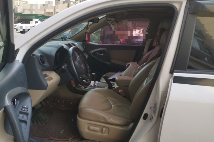 Used Toyota RAV4 2011 2.0L Automatic Luxury Edition
