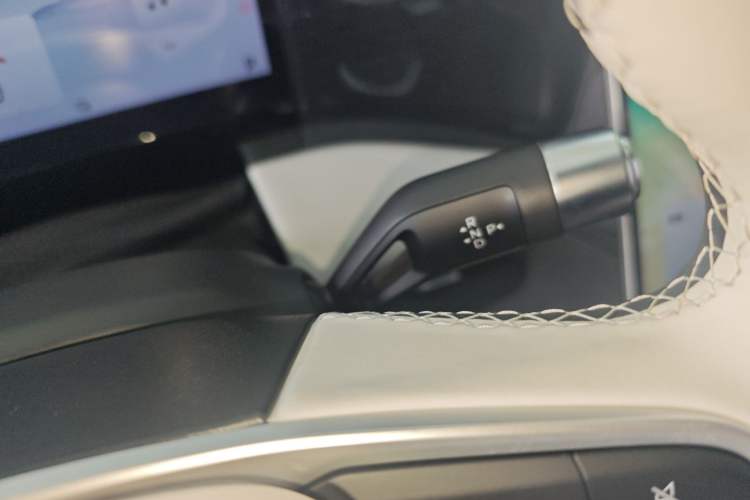 Used Geely Galaxy L7 2023 1.5T 55km AIR Gear Lever