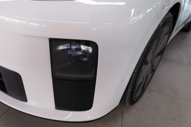 Used Li Auto i6 2025 Model Two-Wheel-Drive Standard Type
