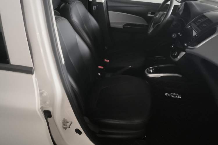 Used CHANGAN OSHAN Benni E-Star 2021 National Edition Xin Yue Version (Fast-Charging Edition) Lithium Iron Phosphate (31.18 kWh) Right Front Seat