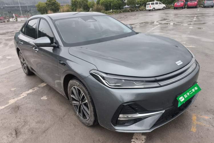 Used Geely Galaxy A7 2025 Model EM-i 70km Launch Edition Front Right 45 Deg