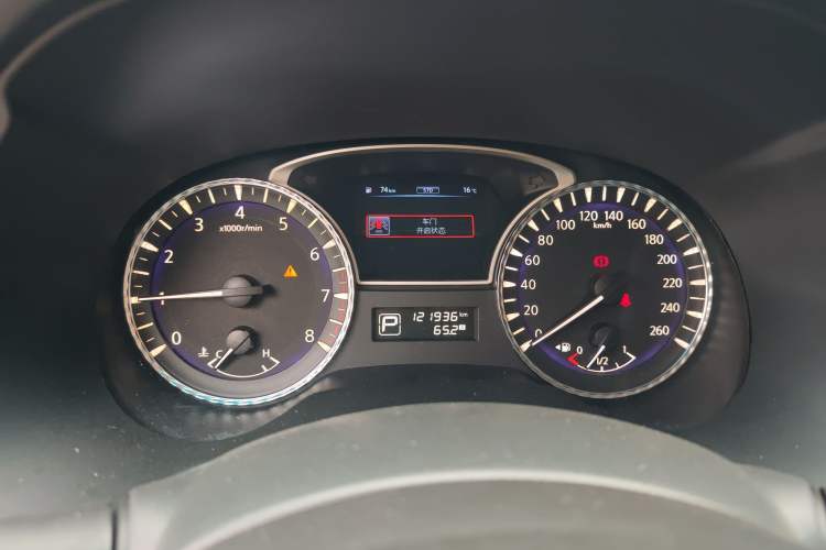 Used Infiniti JX 2013 JX35 Two-Wheel-Drive Excellence Edition
