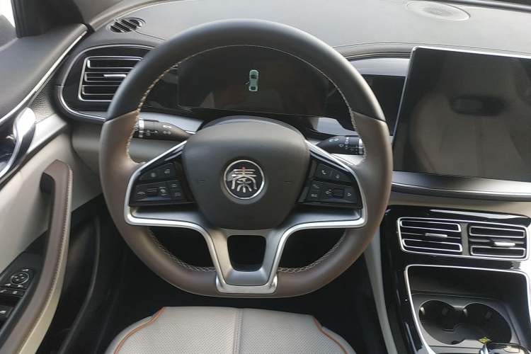 Used BYD Qin PLUS 2023 Champion Edition DM-i 120KM Excellence Model