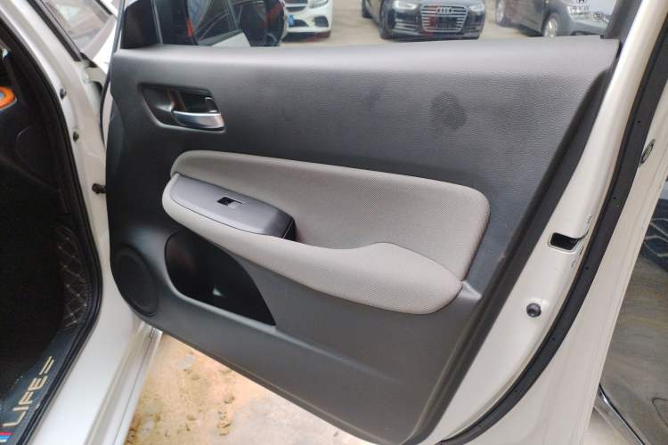 Used Honda LIFE 2021 1.5L CVT SPORT Heartbeat Edition Right Front Door Interior