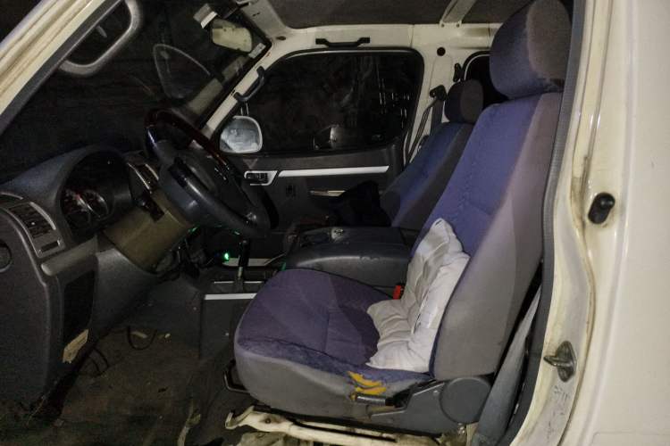 Used Foton Scenic 2011 2.0L Express Standard Short-Wheelbase Low-Roof 486EQV4