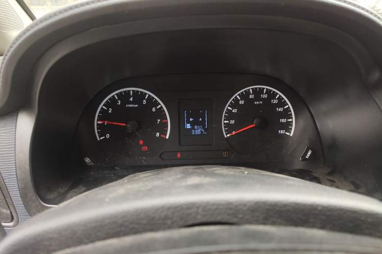 Used FORTHING Lingzhi 2023 M5L 1.6L Base Model 7 Seats