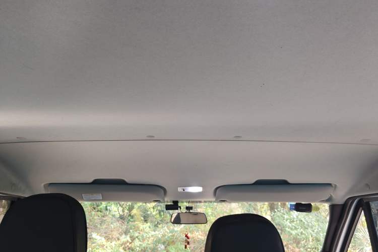 Used JMC Fushun 2023 2.0T Manual Short-Wheelbase Low-Roof Commercial Multi-Purpose Passenger Vehicle 6 Seats with Dual-Opening Tailgate