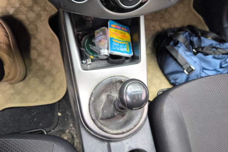 Used Kia Forte 2011 1.6L MT GL Gear Lever