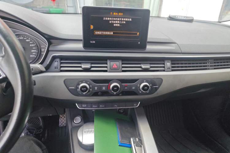 Used Audi A4L 2019 40 TFSI Ambition China VI
